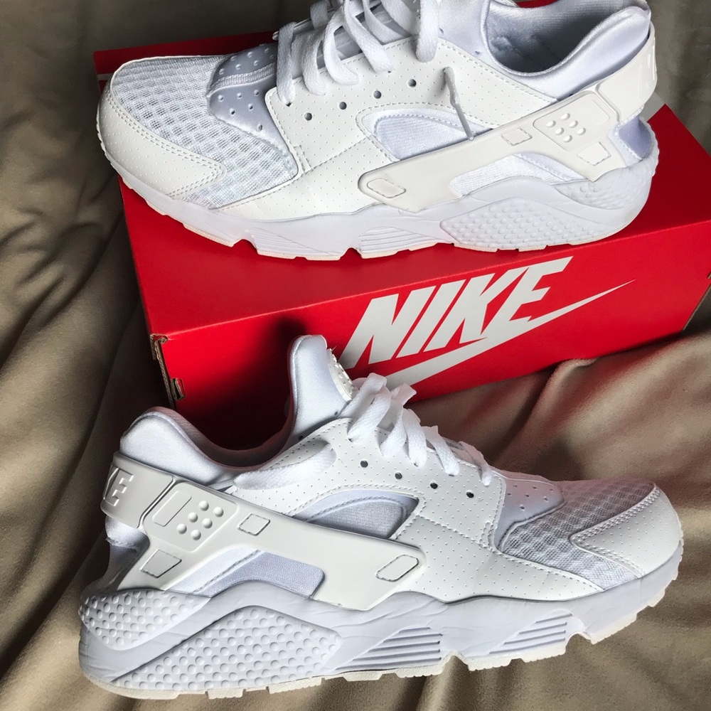 Nike air huarache 318429-111 size 10.5 white